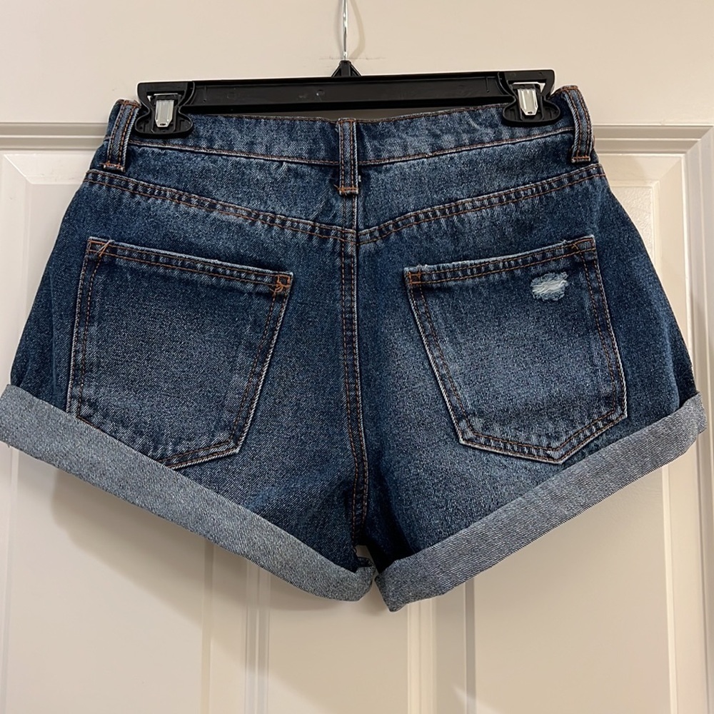 Fashion Nova ladies jean shorts - Picture 4 of 7
